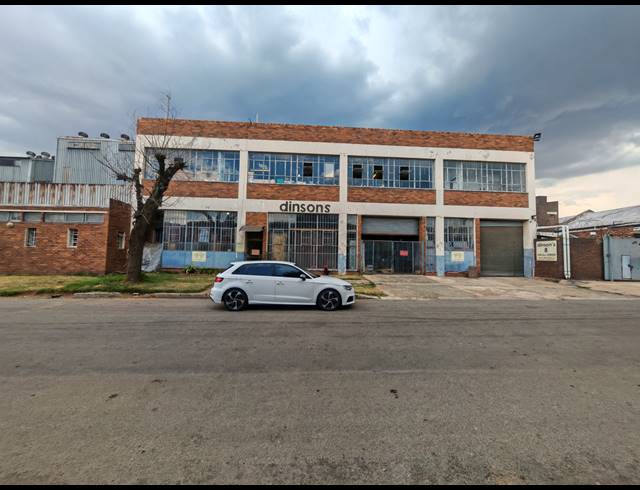 1,850M² WAREHOUSE FOR SALE IN BOOYSENS RESERVE